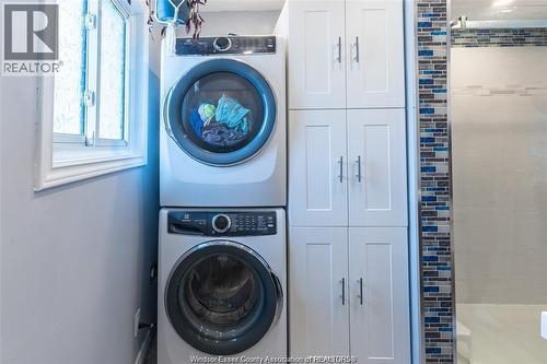 3394 Bliss ROAD Unit# Upper Unit , Windsor, Ontario N8W 3B3 5