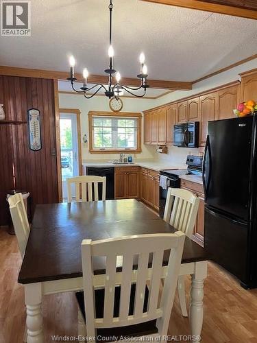 404 Robson Rd , Leamington, Ontario N8H 0A7 4