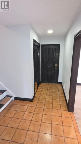 26 MURCHISON CRESCENT N , Toronto, Ontario M9V 3P6 3