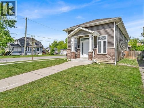 702 Lesperance ROAD , Tecumseh, Ontario N8N 1W7 2