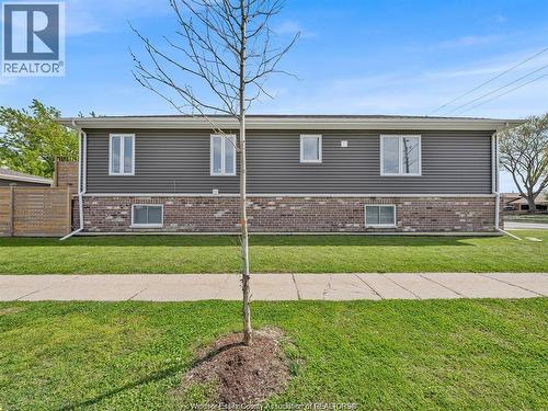 702 Lesperance ROAD , Tecumseh, Ontario N8N 1W7 4