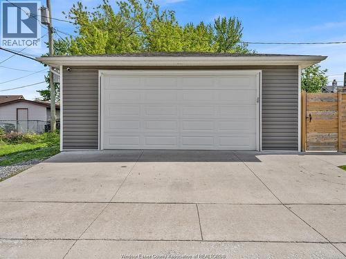 702 Lesperance ROAD , Tecumseh, Ontario N8N 1W7 5