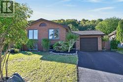 100 MARCELLA Crescent  Hamilton, ON L8K 6G1