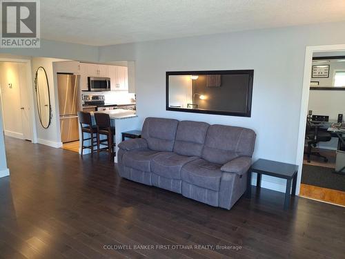 30 LANSFIELD WAY , Ottawa, Ontario K2G 3V8 4
