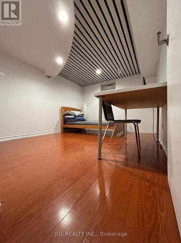ONE BEDROOM UNIT BSMT - 44 GLENCOYNE CRES CRESCENT , Toronto, Ontario M1W 2Z2 5