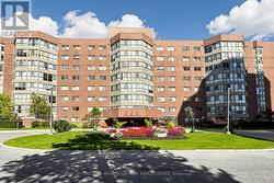 301 - 5 WELDRICK ROAD W  Richmond Hill, ON L4C 8S9