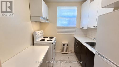 29 - 10 CROWN HILL PLACE , Toronto, Ontario M8Y 4C6 3