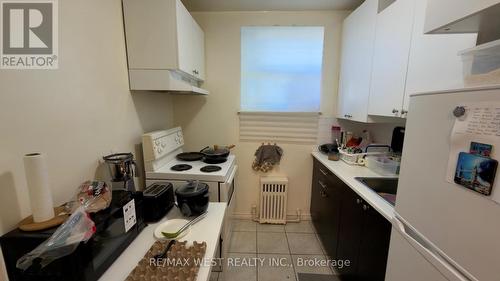 29 - 10 CROWN HILL PLACE , Toronto, Ontario M8Y 4C6 4