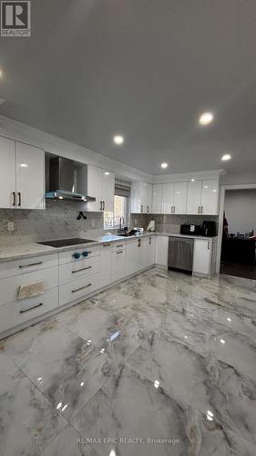 24 PIPERS GREEN AVENUE , Toronto, Ontario M1S 3J8