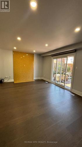 24 PIPERS GREEN AVENUE , Toronto, Ontario M1S 3J8 3