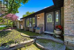 2306 DEVON ROAD Oakville, ON L6J 5R4