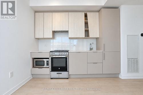 5504 - 3900 CONFEDERATION PARKWAY , Mississauga, Ontario L5B 0M3 2