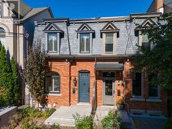 130 SIMPSON AVENUE Toronto, ON M4K 1A3