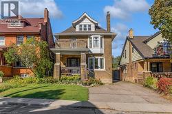 52 FAIRMOUNT Avenue  Hamilton, ON L8P 3Z5