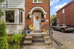 425 CHAPEL STREET  Ottawa, ON K1N 7Z7