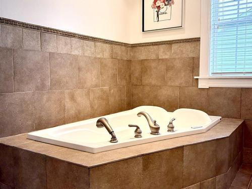 14 Marshview Drive, Amherst, NS 