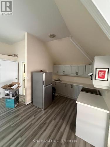 UPPER - 544 DUNDAS STREET E , London East (East F), Ontario N6B 1W8 3