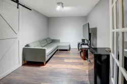 Salon - 