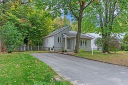 176 Av. des Pins Lavaltrie, QC J5T 1S8