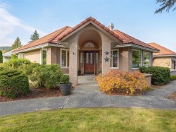 1198 Stonington Pl Saanich, BC V8Y 3B8