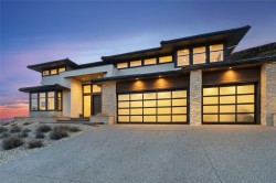 740 Pinehaven Court Kelowna, BC V1V 2Y3