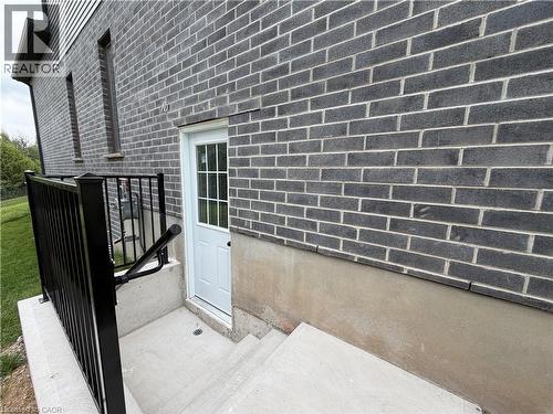 502 SUNDEW Drive Unit# BASEMENT , Waterloo, Ontario N0V 0B9 2