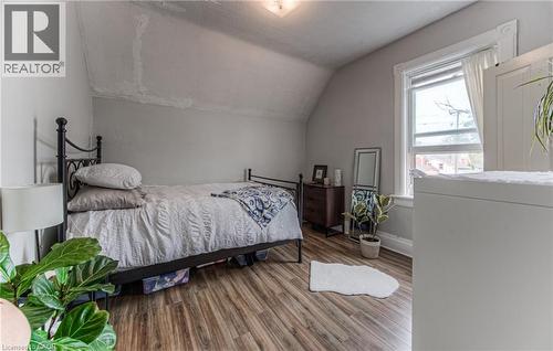 404 DUKE Street W Unit# Upper , Kitchener, Ontario N2H 3Y5 5