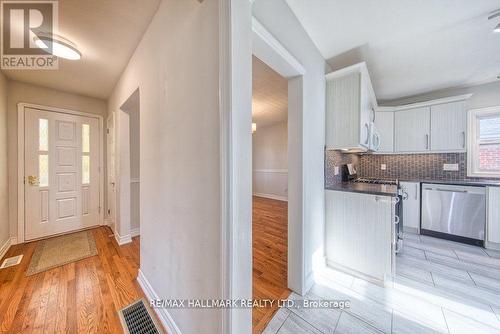 31 GLEN MUIR DRIVE , Toronto, Ontario M1M 2C6 2