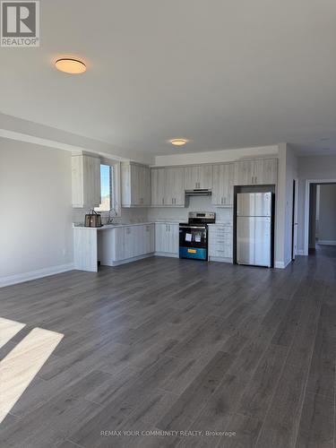 2 - 25 OXFORD STREET , Richmond Hill, Ontario L4C 4L6 5