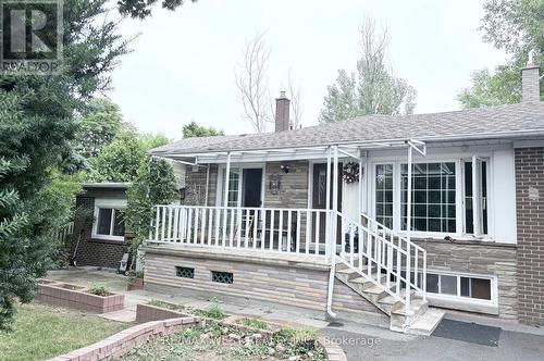 63 SUMMERSIDE CRESCENT , Toronto, Ontario M2H 1W9 3
