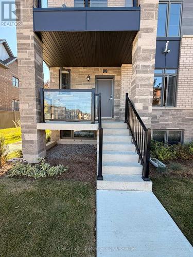 168 PETCH AVENUE , Caledon, Ontario L7C 1Z9 3