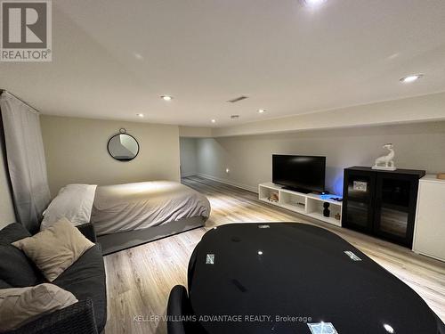 LOWER - 256 WOODBINE AVENUE , Toronto, Ontario M4L 3P2 4