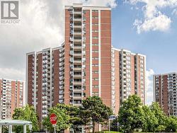 915 - 5 VICORA LINKWAY WAY Toronto (Flemingdon Park), ON M3C 1A5