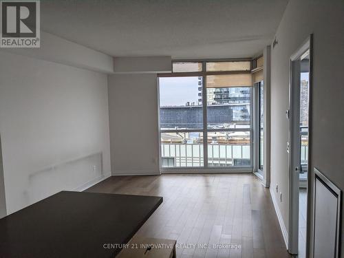 2010 - 59 ANNIE CRAIG DRIVE , Toronto, Ontario M8V 0C4 5