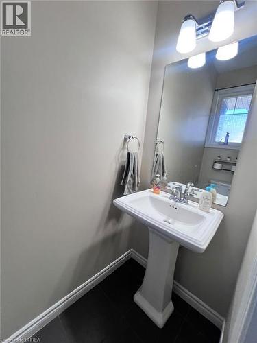 21 VIC CHAMBERS Place , Paris, Ontario N3L 0E6 4