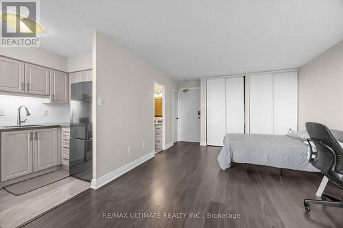 603 - 720 SPADINA AVENUE , Toronto, Ontario M5S 2T9 4