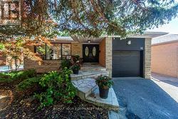 66 DECARIE CIRCLE Toronto, ON M9B 3J3
