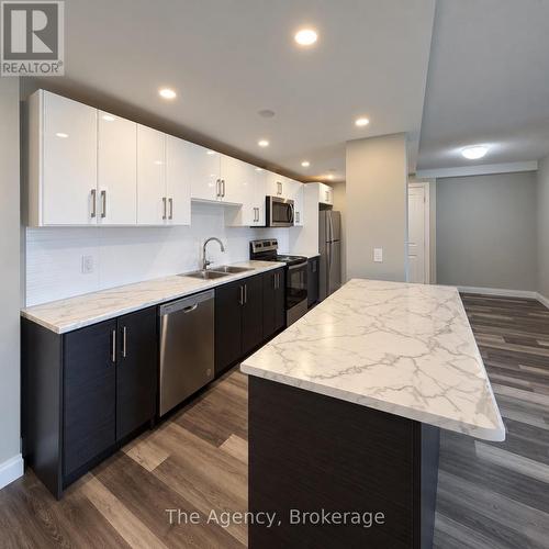 812 - 2200 SHEROBEE ROAD , Mississauga (Cooksville), Ontario L5A 3Y3 2