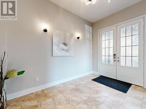 61 MATCH POINT COURT , Aurora, Ontario L4G 3J1 5