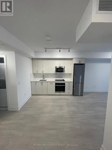 413 - 2545 SIMCOE STREET N , Oshawa, Ontario L1L 0W3 4