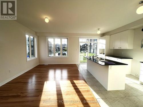 740 APPLE TERRACE , Milton, Ontario L9E 1P9 5