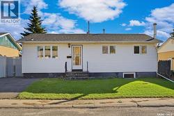 98 Ramsay COURT  Saskatoon, SK S7H 4H2