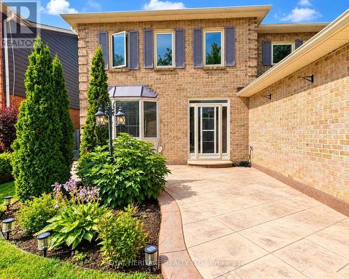 1221 FIELDSTONE CIRCLE  Pickering, ON L1X 1B9