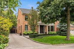 54 THEOBALDS CIRCLE Richmond Hill, ON L4C 9C9