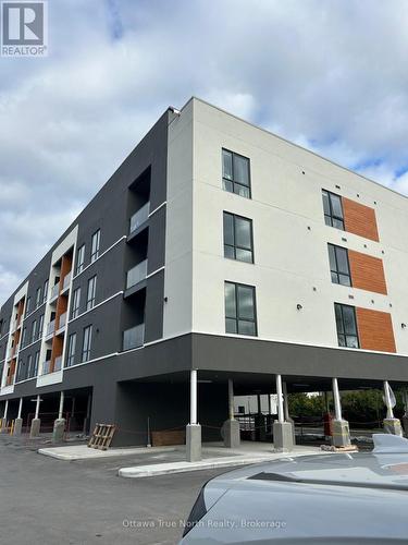 318 - 1370 STTTSVILLE MAIN STREET , Ottawa, Ontario K2S 1V4 3
