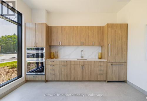 318 - 1370 STTTSVILLE MAIN STREET , Ottawa, Ontario K2S 1V4 4