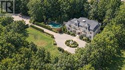 9 LEGACY COURT Toronto, ON M2L 2Y7