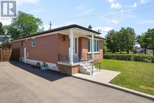 UPPER - 544 SANDMERE PLACE , Oakville, Ontario L6L 4G4 5