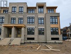 107 JACK BOWERBANK BOULEVARD Oakville, ON L6M 4K1