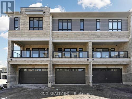 107 JACK BOWERBANK BOULEVARD  Oakville, ON L6M 4K1